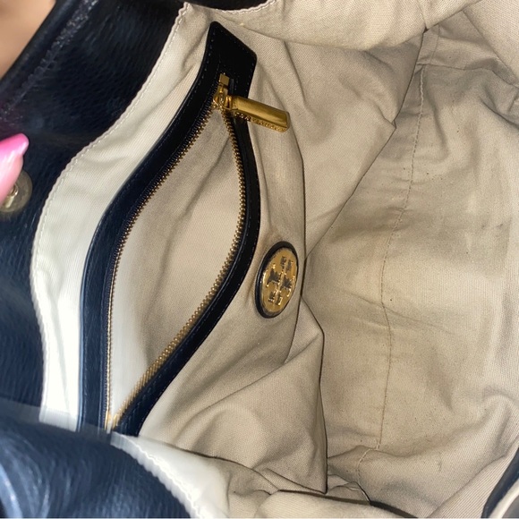 Tory Burch Amanda black pebbled leather double handles w shoulder strap hand bag - Picture 6 of 16